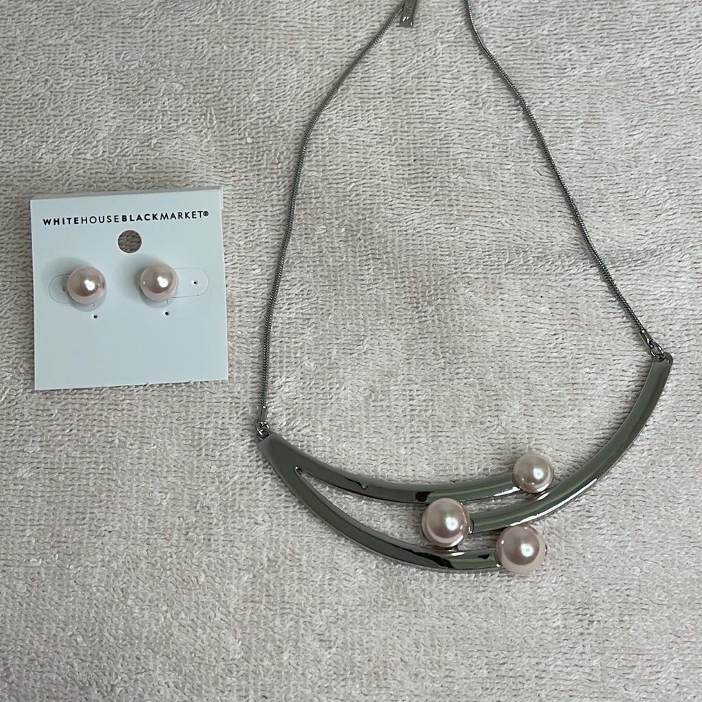 Necklace with matching earrings | Pink Pearls